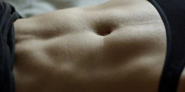 this-exercise-is-more-efficient-than-1000-abs-spend-60-seconds-a-day-doing-this-exercise-and-in-just-one-month-your-abdomen-is-going-to-become-flat-1118856
