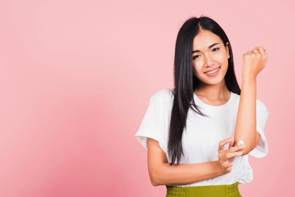 face beauty woman elbows