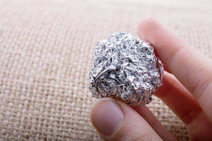 aluminum-foil-and-salt-the-perfect-solution-for-a-problem-7481414-2825417-5312938