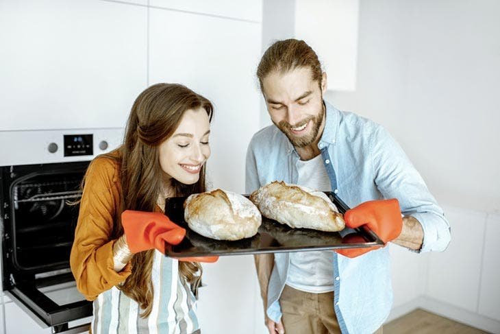 How to turn stale bread into fresh, crispy bread with a simple trick? 4 Crispy bread out of the oven