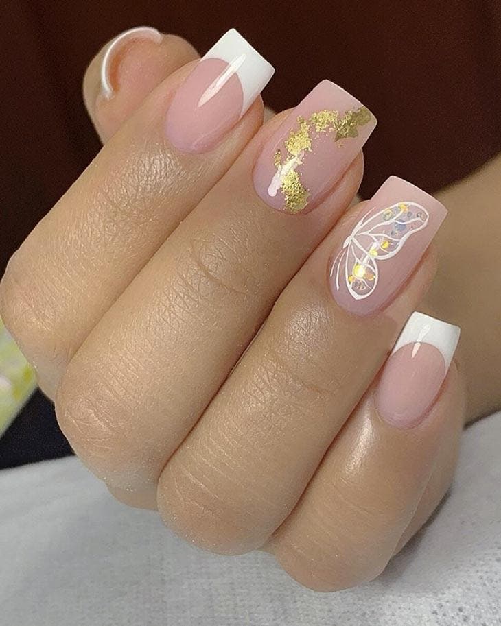 Manicure in light pink