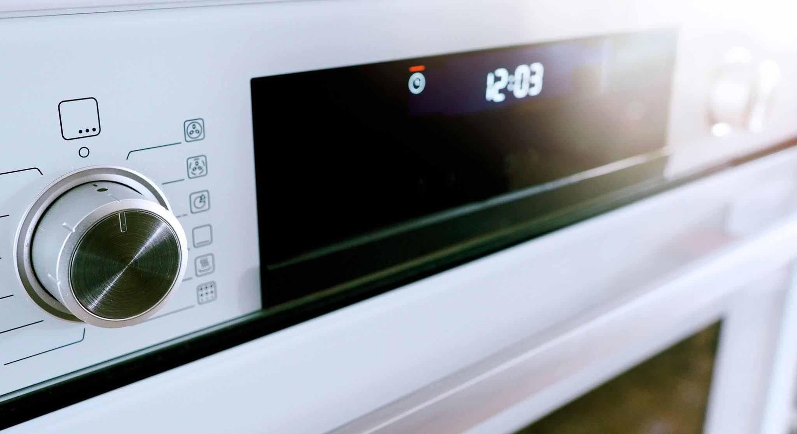 The function of the fan is represented by a fan symbol on the oven control panel